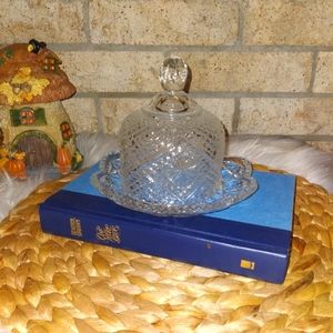 Vintage 1970s avon butter dish with elegant domed cover very beautiful